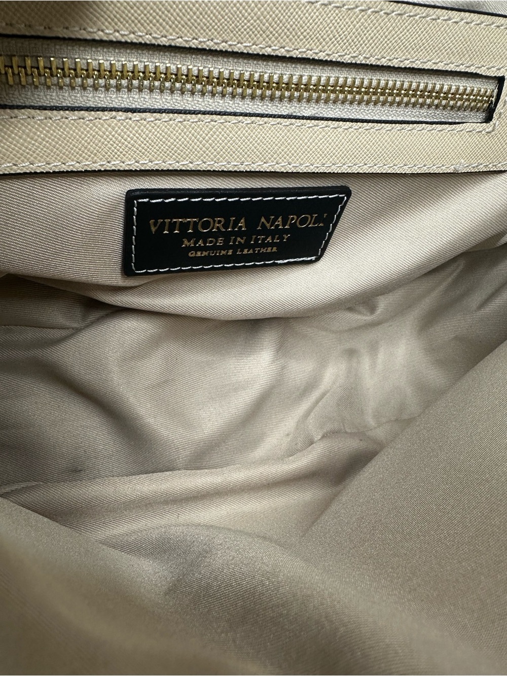 Vittoria Napoli Ashley Cream Leather Crossbody Shoulder Bag - Picture 7 of 7